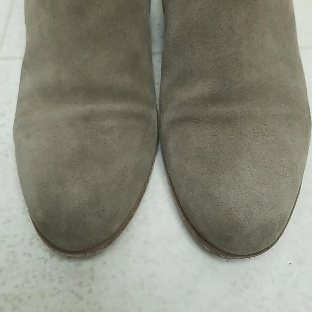 [Like NEW] VINCE suede ankle booties gray haider pull on chelsea boot Size 6